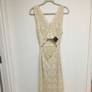 Maxi lace dress